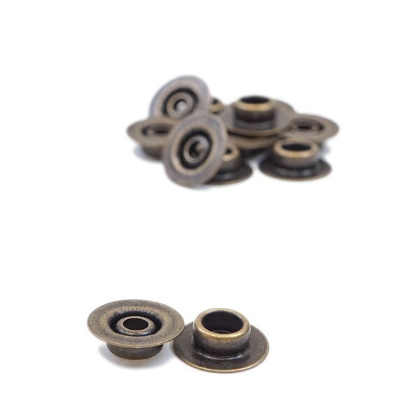 LTSP.Antique Brass.Stud.10pk.01.jpg Line 20 Snap Parts Image
